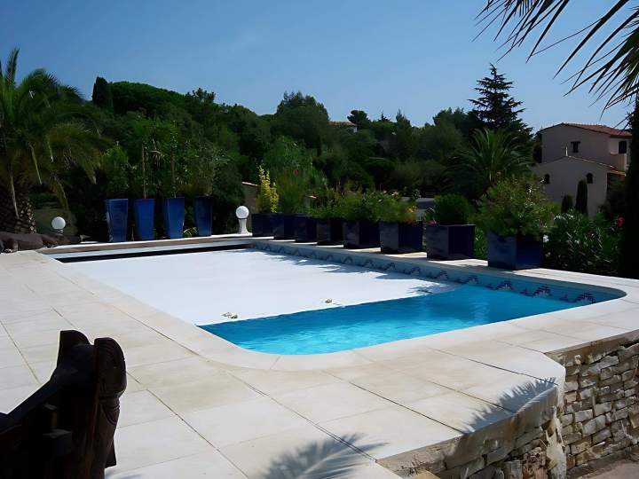 Construction piscine fond incliné Aix-en-Provence